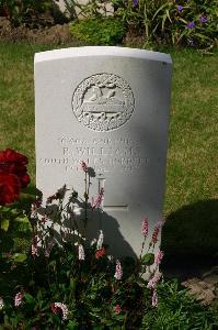 Dozinghem Military Cemetery - Williams, R